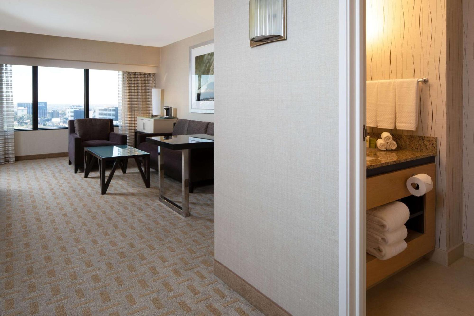 Hilton Los Angeles Airport Екстериор снимка